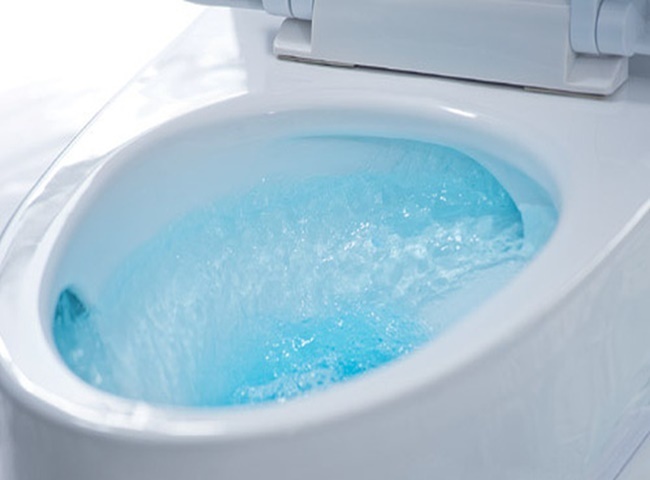 C&oacute; tiếng k&ecirc;u lạ khi r&uacute;t nước l&agrave; dấu hiệu bị nghẹt