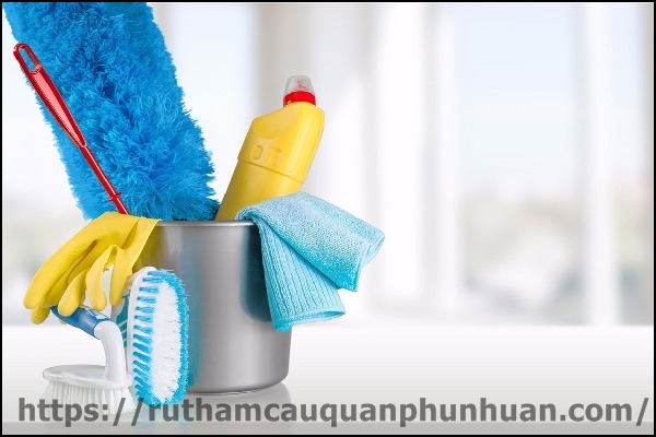 Khử m&ugrave;i h&ocirc;i nh&agrave; vệ sinh từ c&aacute;c vật dụng