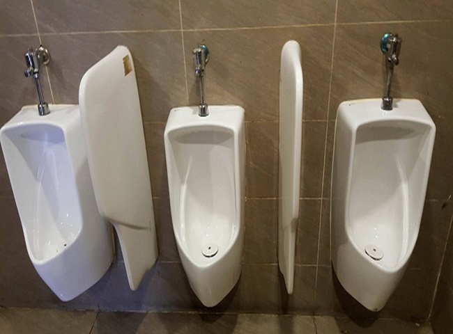 Kh&aacute;ch h&agrave;ng đ&aacute;nh gi&aacute; cao về dịch vụ của th&ocirc;ng bồn tiểu nam quận Ph&uacute; Nhuận
