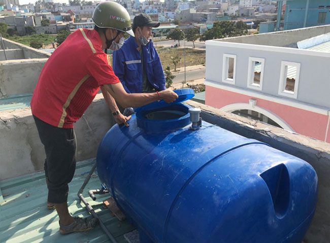 Thực hiện vệ sinh bồn nước quận Ph&uacute; Nhuận nhanh ch&oacute;ng
